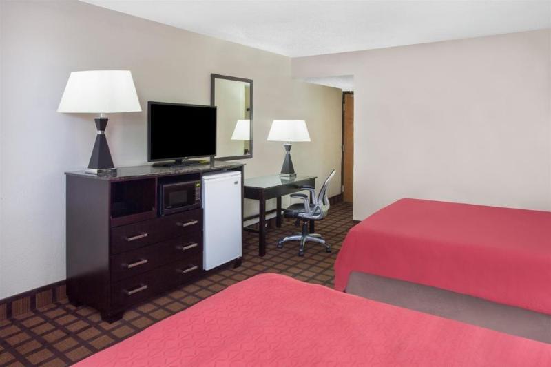 Super 8 Chicago