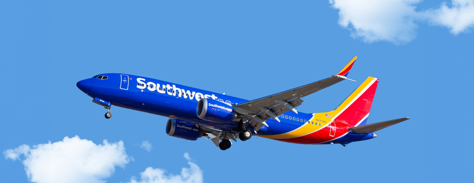 expands-its-redeye-flights-for-the-season